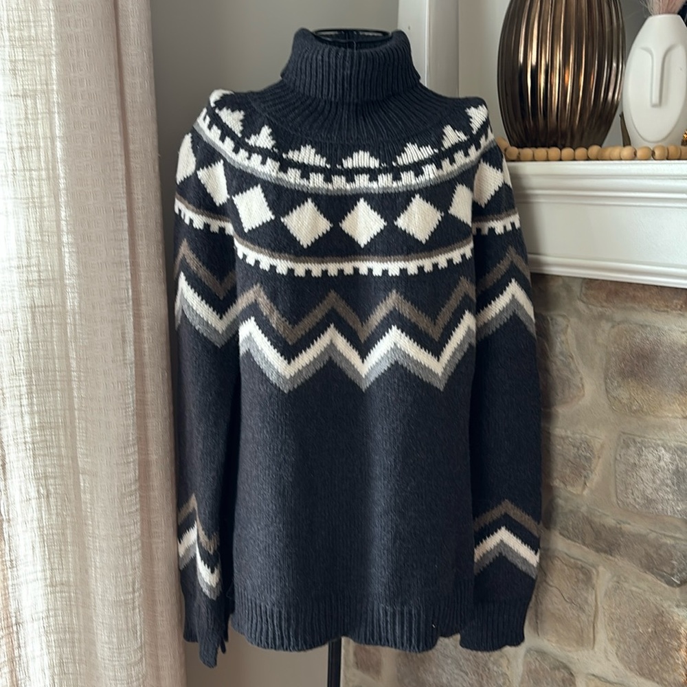 G. Label by Goop Turtleneck Sweater - size L